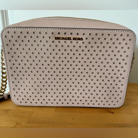 Michael Kors Perforated crossbody bag in pale neutral pink and gold. Like new. - Picture 2 of 8